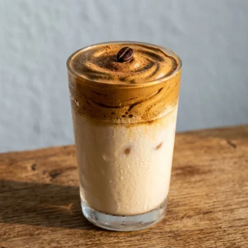 Dalgona Coffee Mocktail (The Whipped Foam Version That Actually Holds)